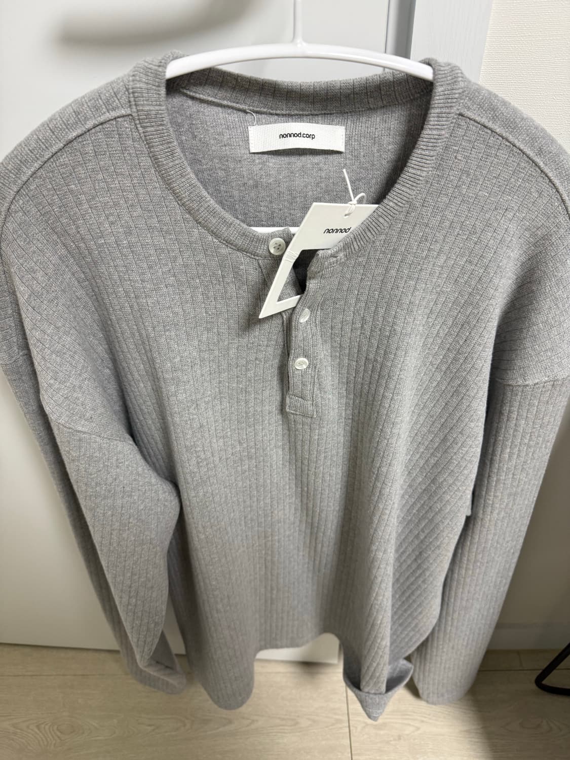 논노드 핑거홀 헨리넥 그레이 (1) 상품이미지2