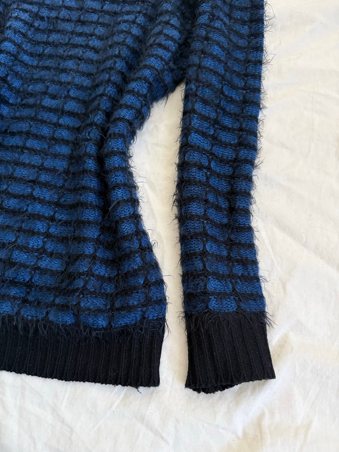 세실맥비 딥블루 캐캐체 나나 펑크 니트 상품이미지4