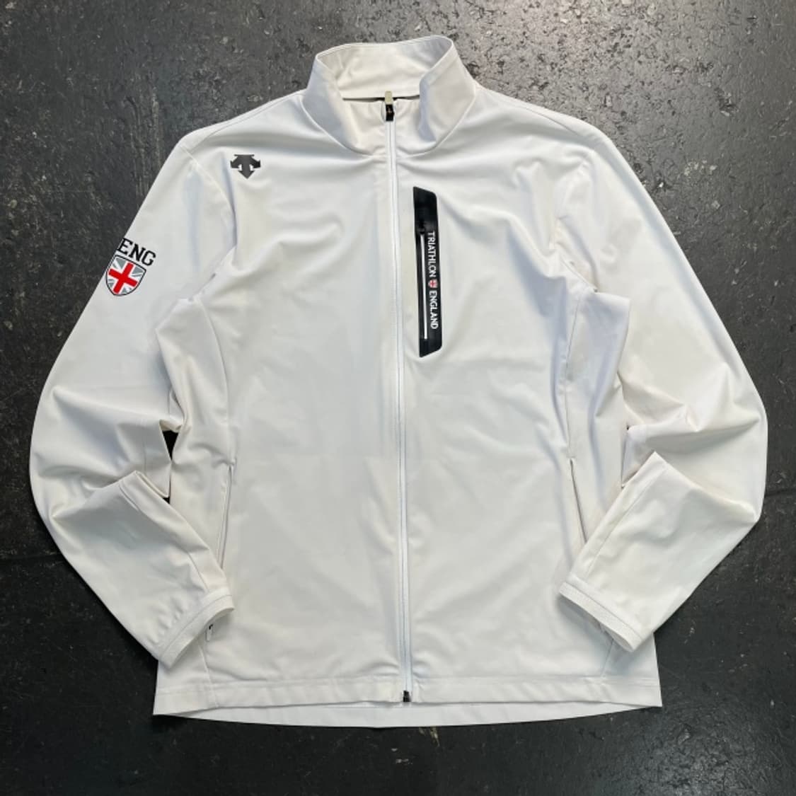 100 데상트 잉글랜드 집업 상품이미지1