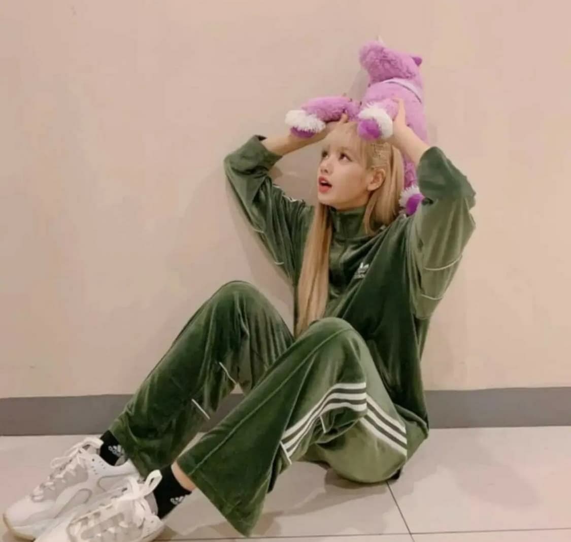 (블랙핑크 리사PICK)아디다스 파이어버드 벨벳 상하의 세트 올리브 그린 상품이미지10