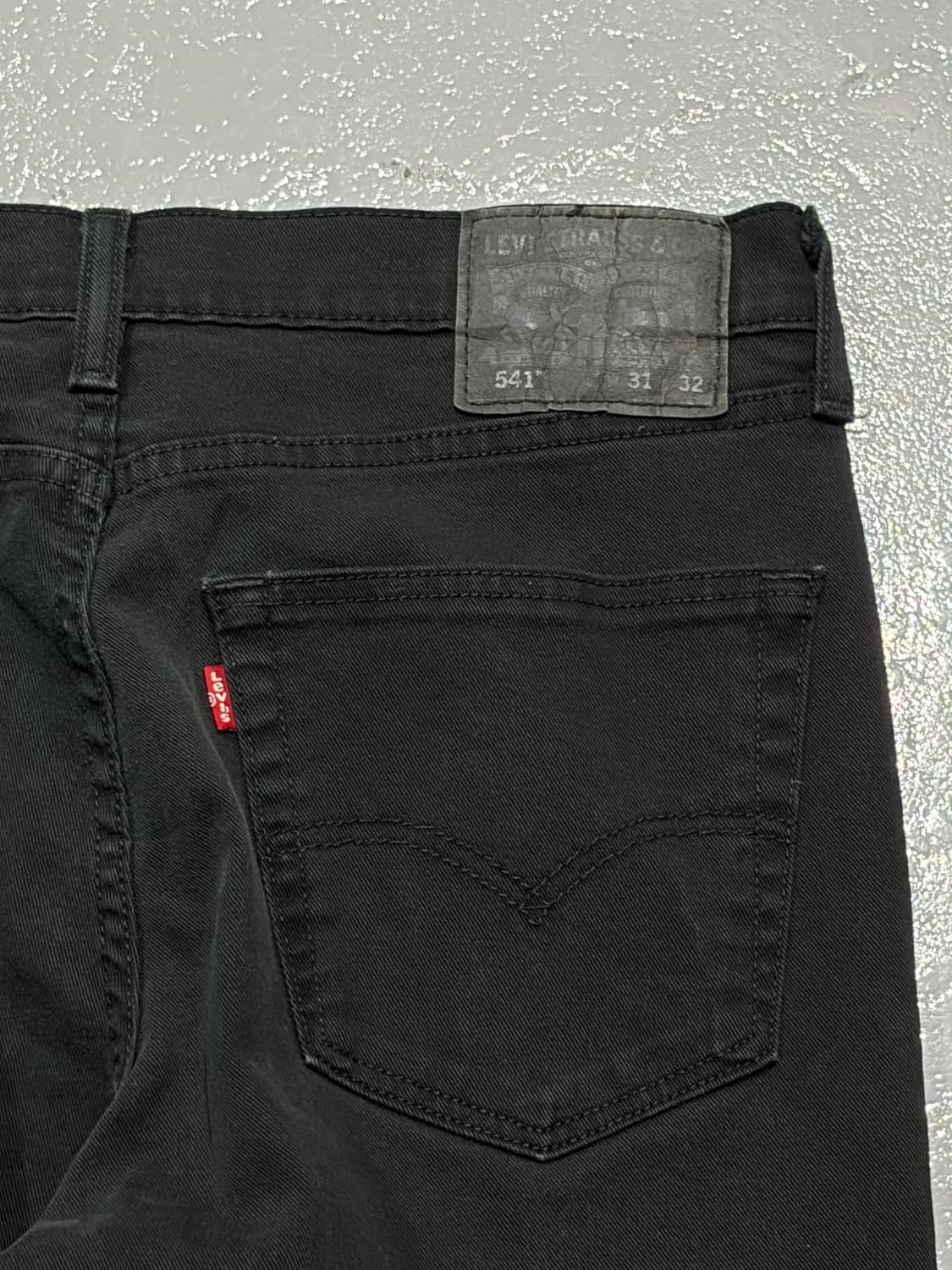 리바이스(Levis) 541 블랙 데님 팬츠 상품이미지3