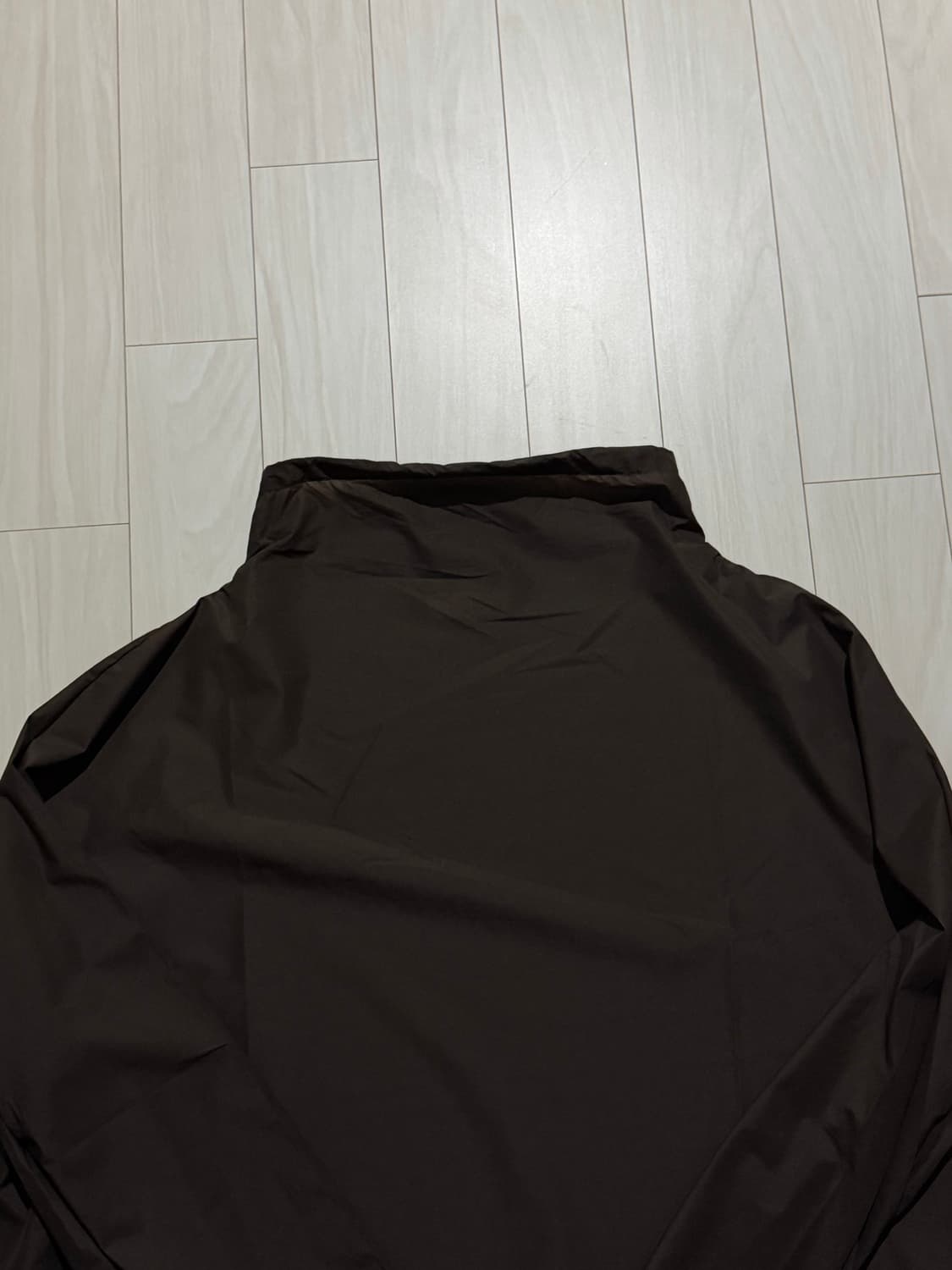 25FW 아모멘토 시어 나일론 카울넥 아노락 브라운 L 상품이미지4