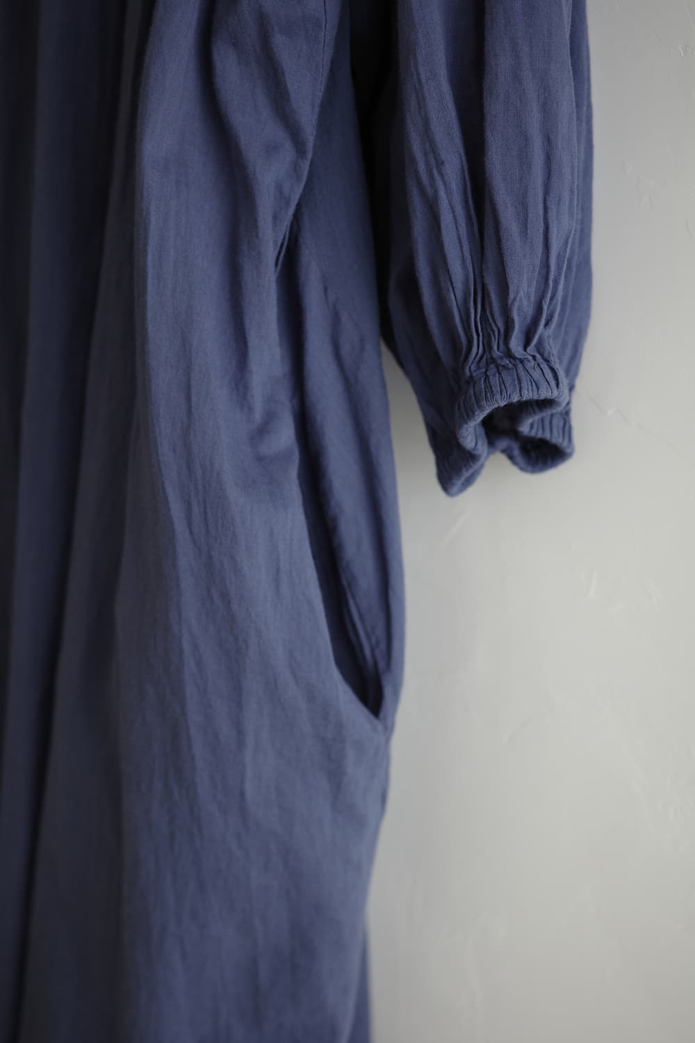 wordtrobe
• 딥블루 아사면 샤링 롱 원피스 상품이미지4