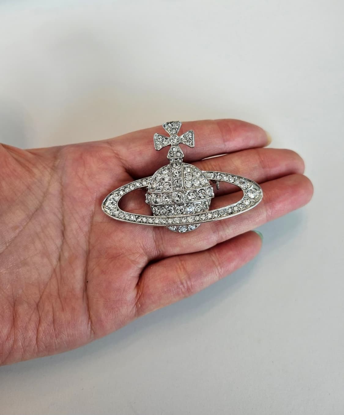 비비안웨스트우드 업사이클링 orb 은장 브로치 상품이미지4