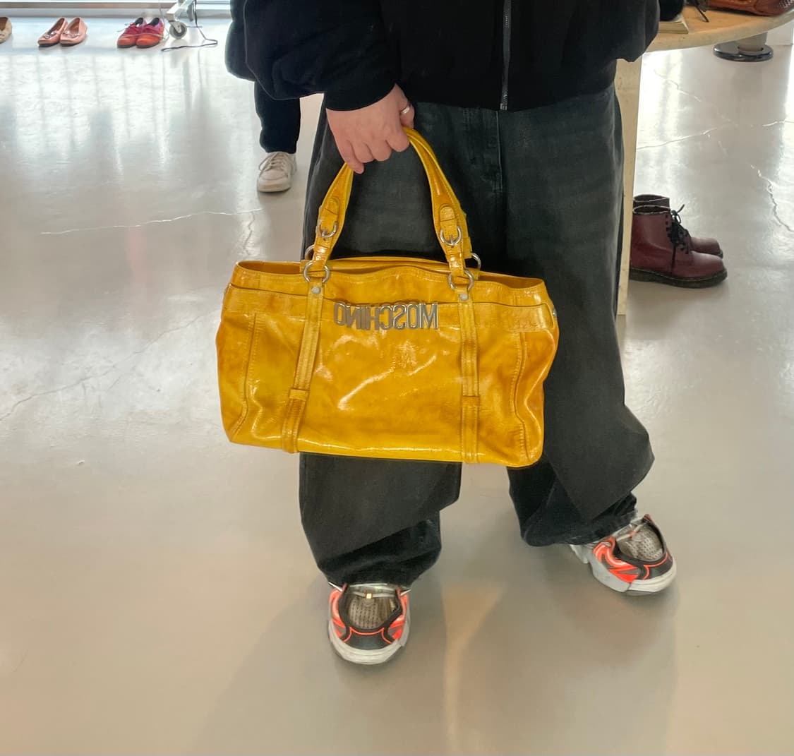 모스키노 옐로우 토트백 상품이미지1