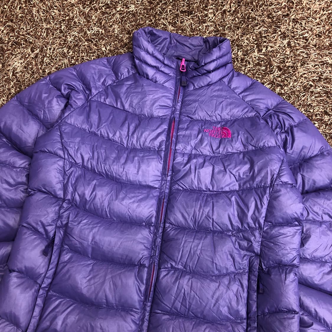 노스페이스 구스다운 700 퍼플 경량 패딩 상품이미지2