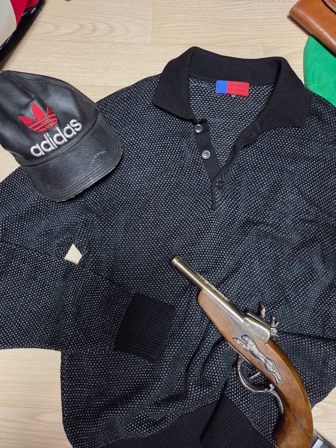 UNGARO PARIS 울 카라 니트 블랙  상품이미지4