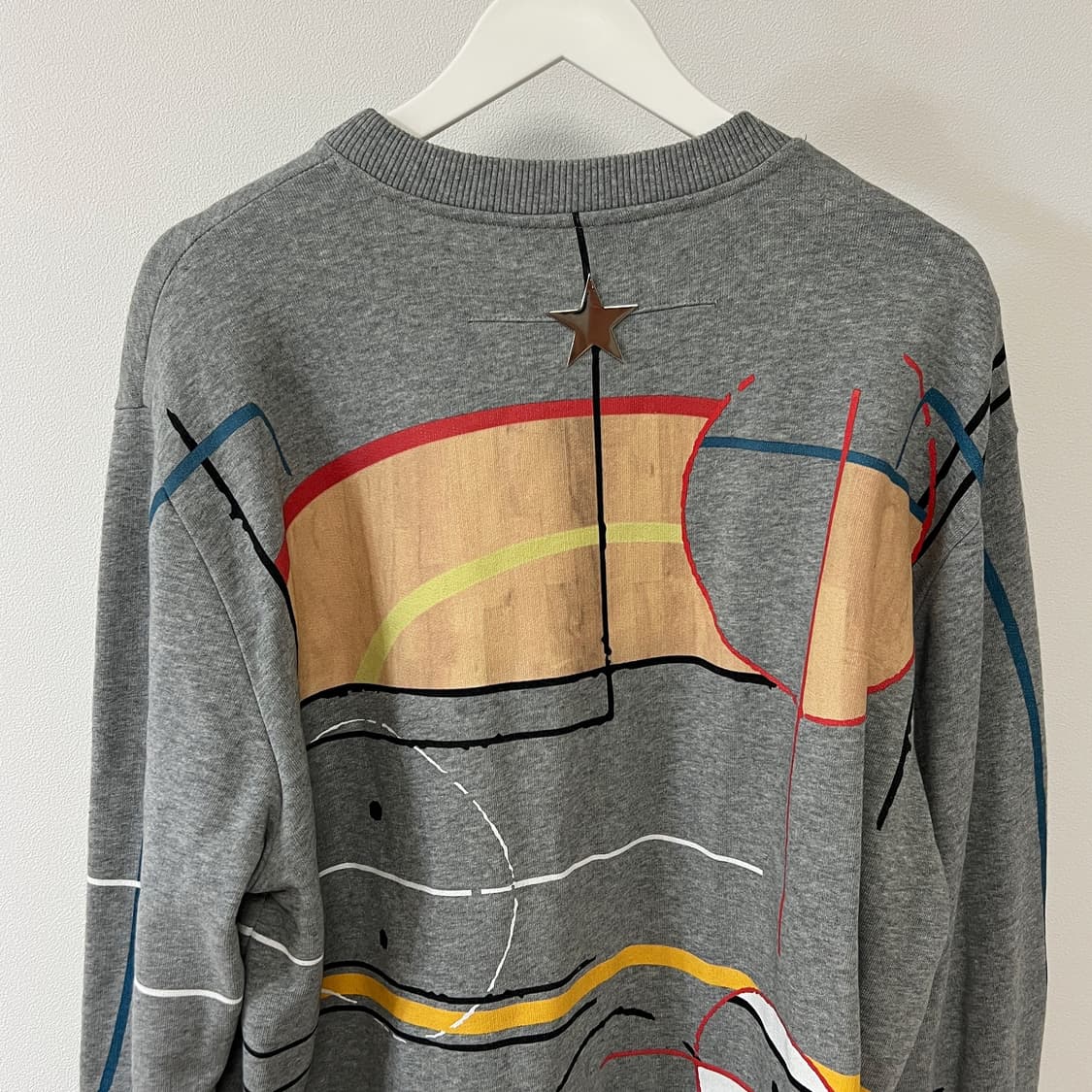 지방시 14AW 메탈 장식 기하학 맨투맨 그레이 상품이미지7