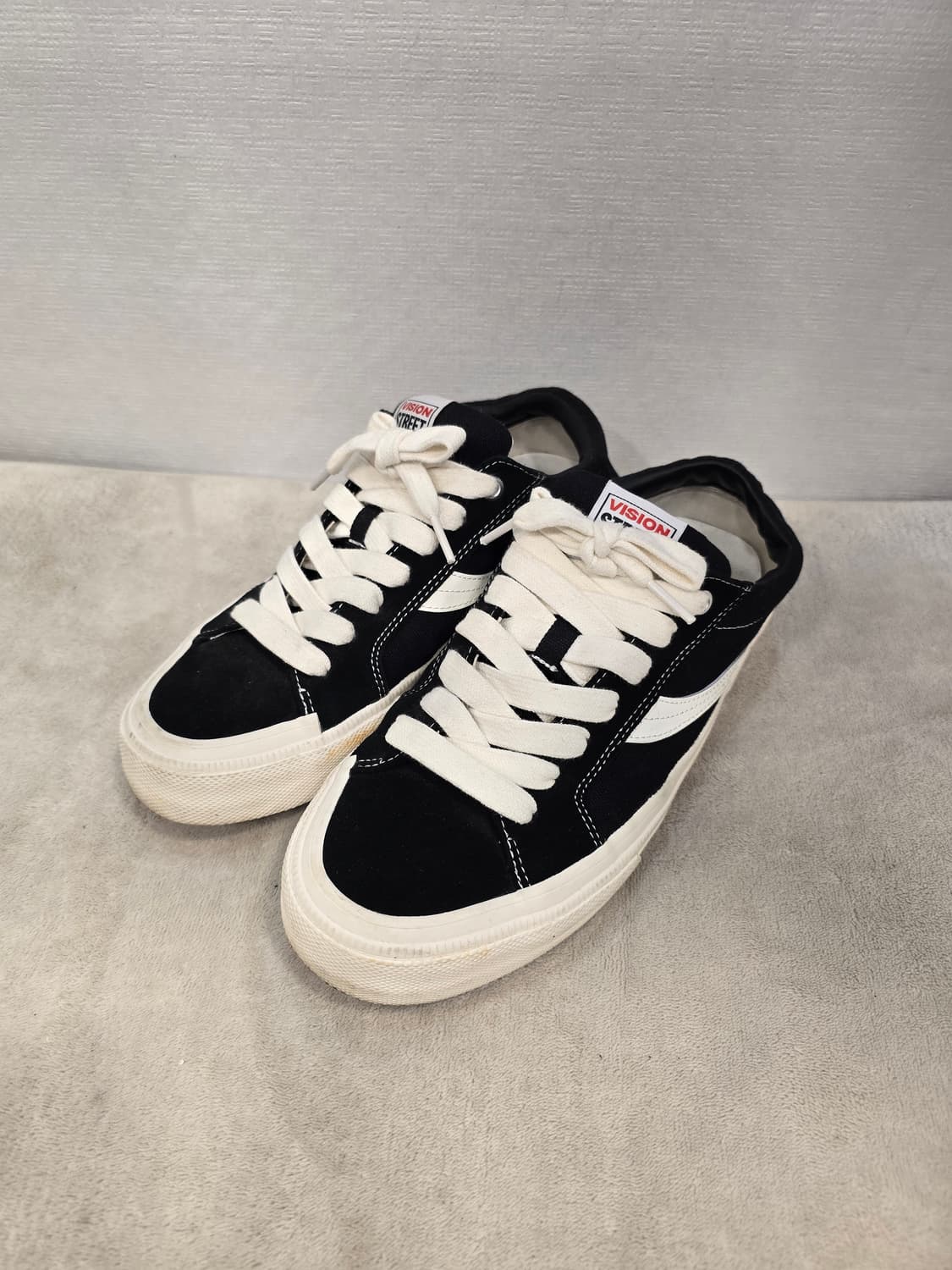 비젼 스트릿웨어 + 오드서커스 콜라보 블랙 보드화 스니커즈 265 상품이미지1
