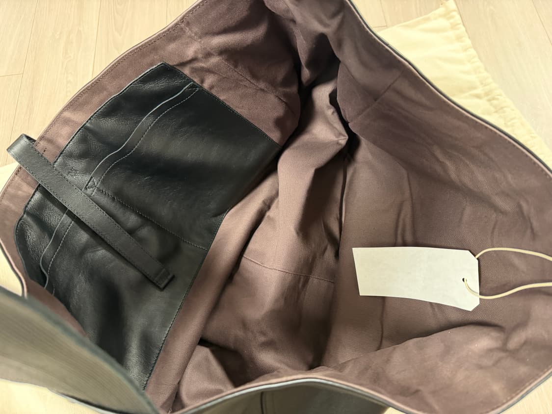 타이가 타카하시 뉴스보이백 소가죽 상품이미지8