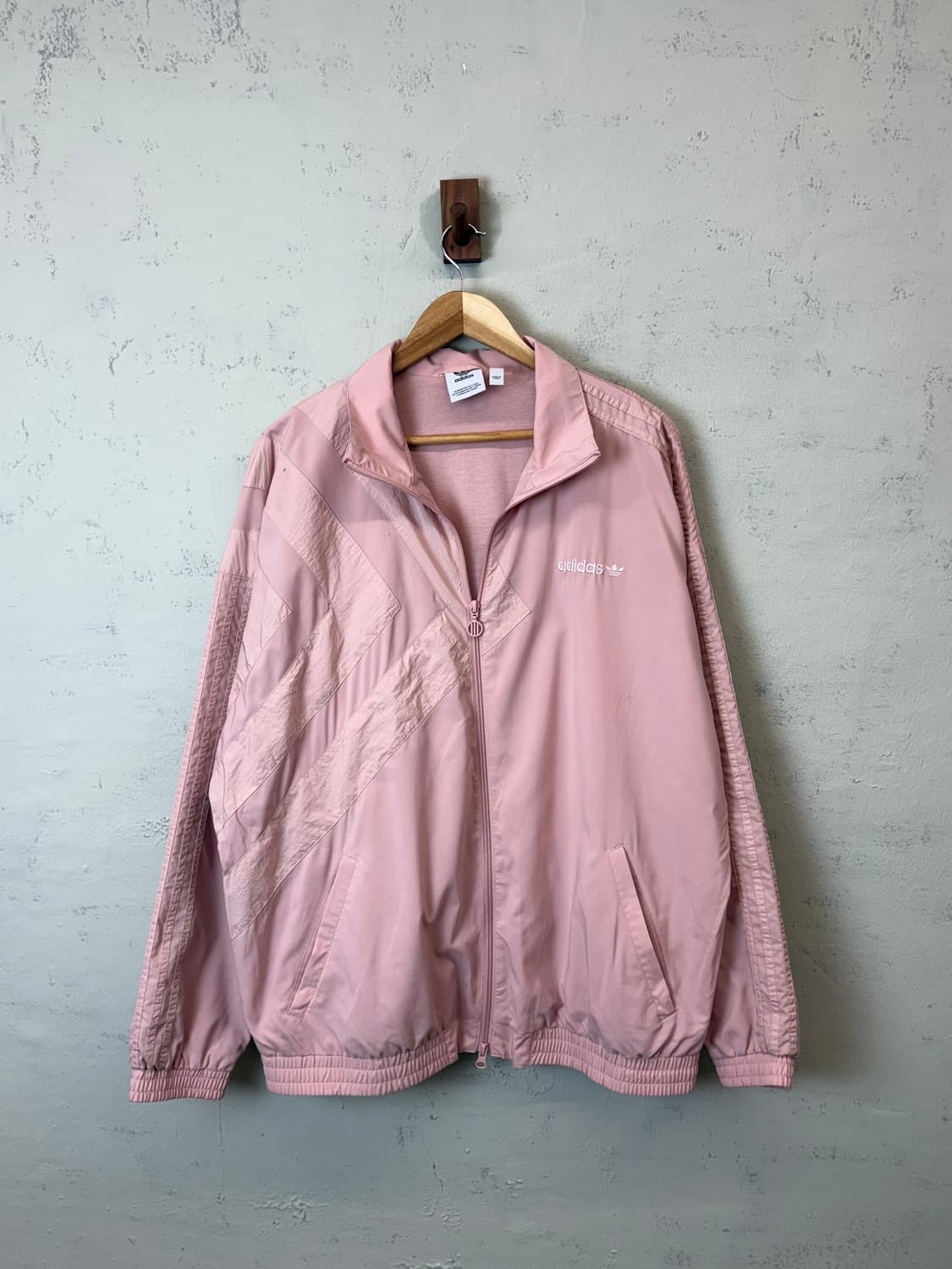 아디다스 빅로고 핑크 바람막이 상품이미지1
