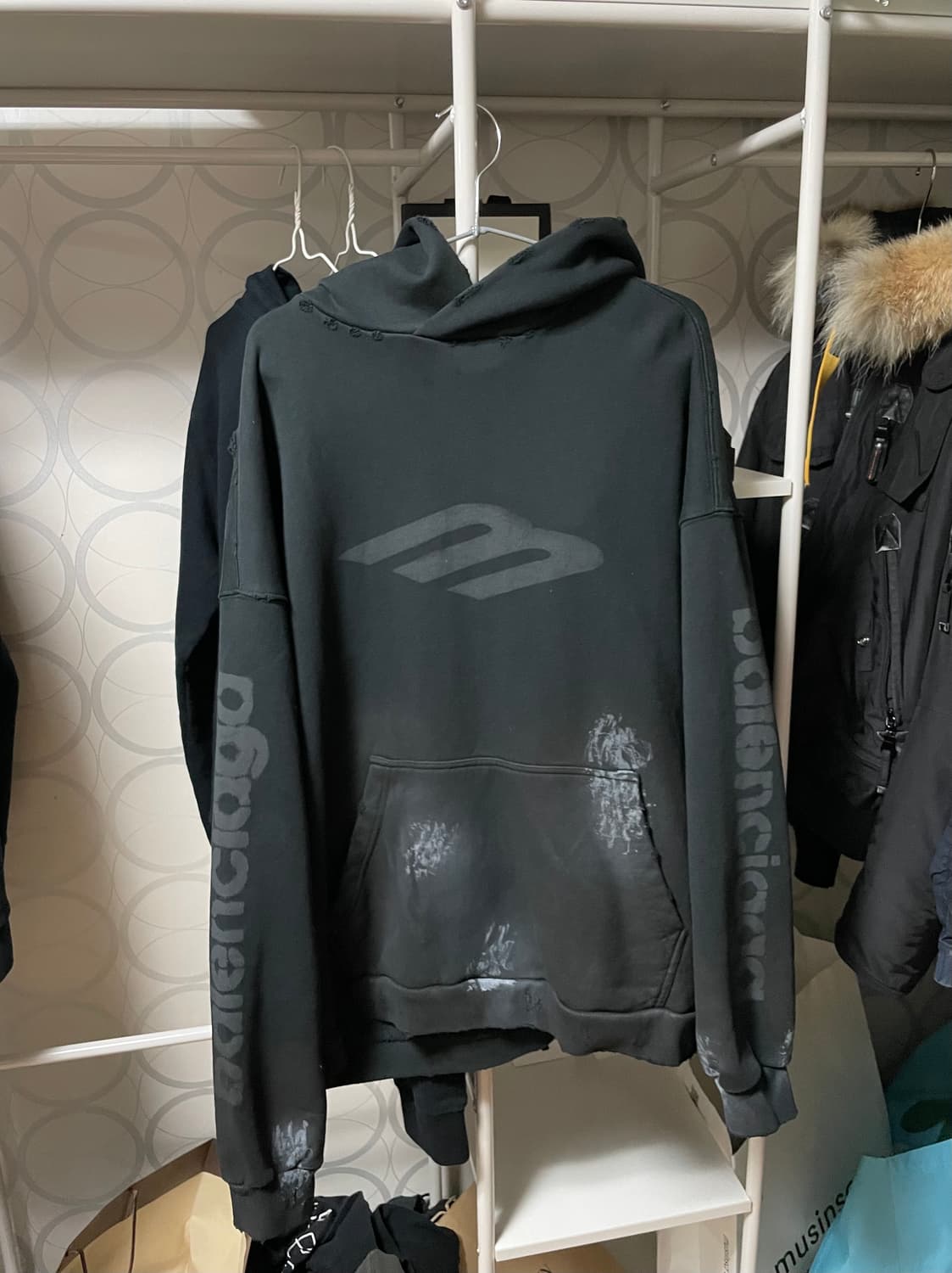 발렌시아가 페인트 3B 로고 후드티 상품이미지1