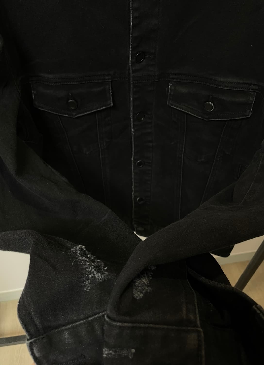 (M) 8 X G-Dragon 블랙 흑청 디스트로이드 데님 자켓 상품이미지4