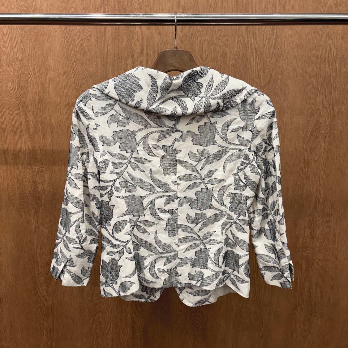 막스마라 린넨 블렌드 테일러드 자켓 그레이 플로럴 자수 디테일 아이보리 상품이미지3