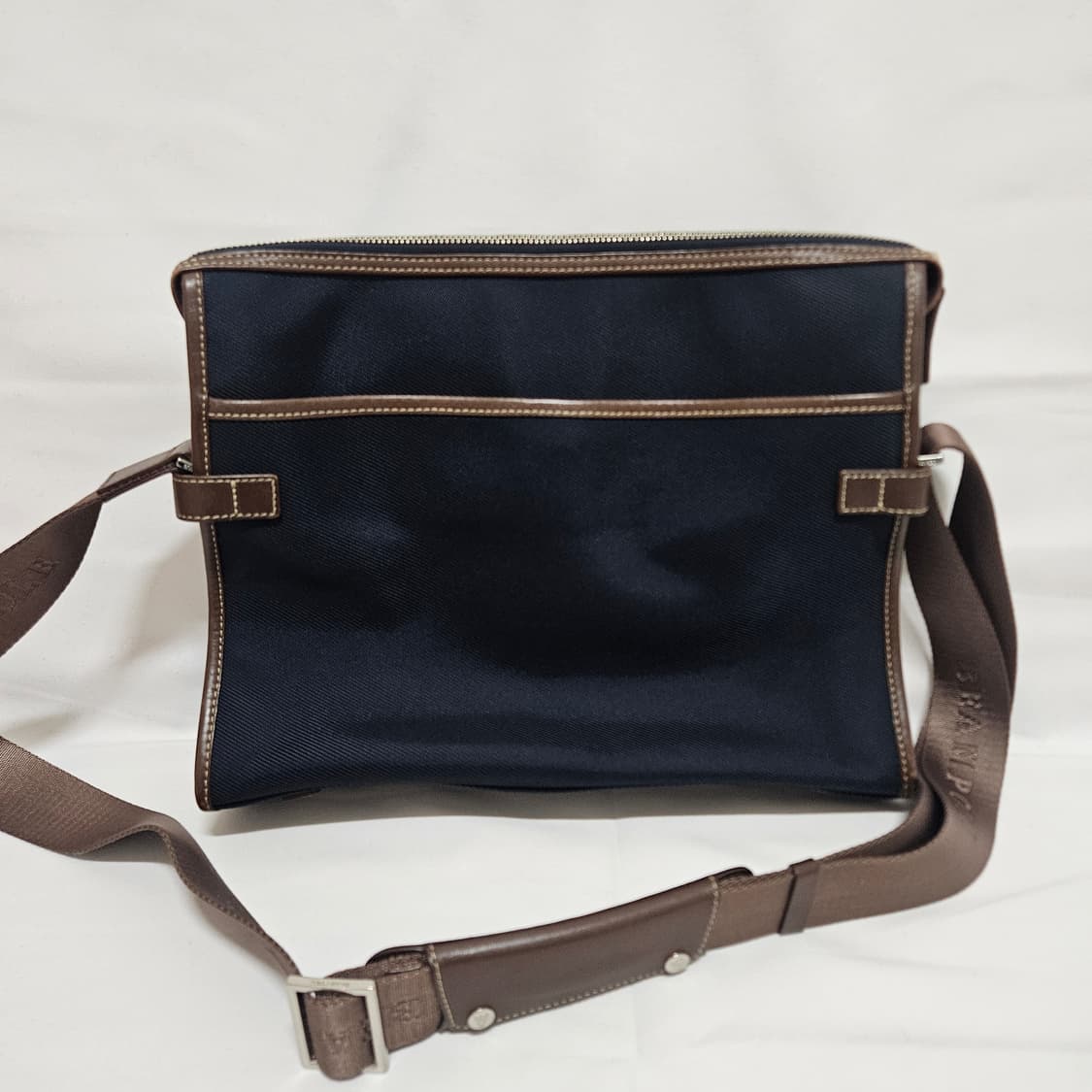 빈폴 체크 소가죽 크로스백 상품이미지3