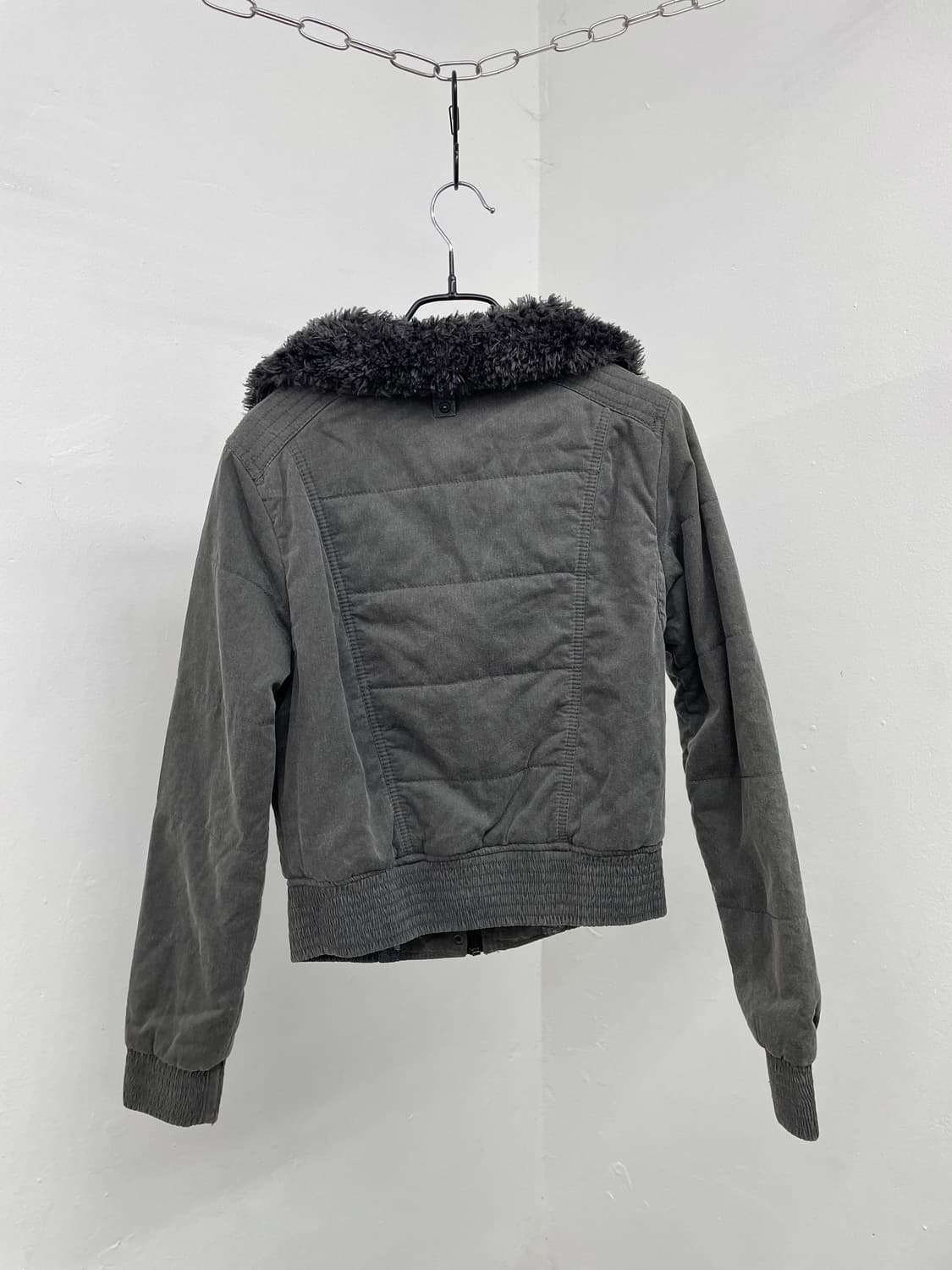 게스 차콜 퍼 로고 자켓 상품이미지8