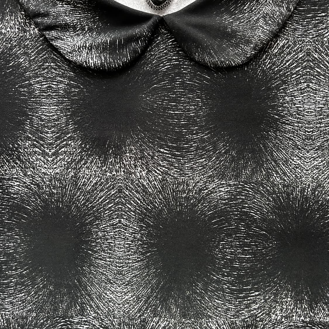 Metallic Printing Orbit Cutout Blouse 상품이미지5