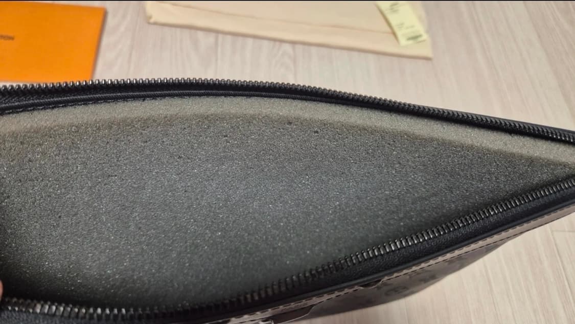 루이비통클러치 섀도우 클러치 최상급 백화점제품 영수증 풀박스  상품이미지4