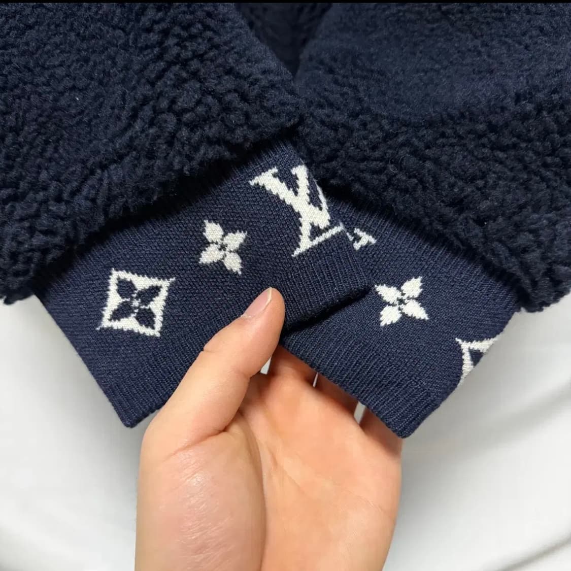 [S+급/L] 25FW 루이비통 레더패치 플리스 블루종 자켓 상품이미지7