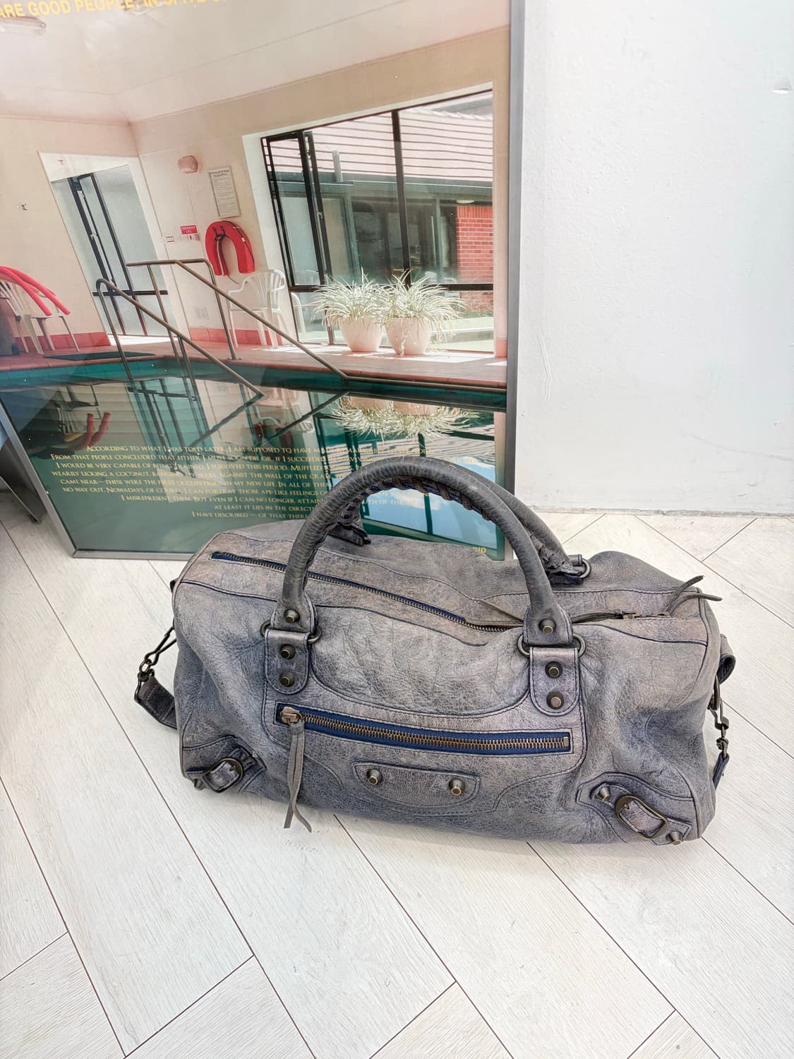 [A 정품] 발렌시아가 시티 모터백 트위기 블루그레이 상품이미지1