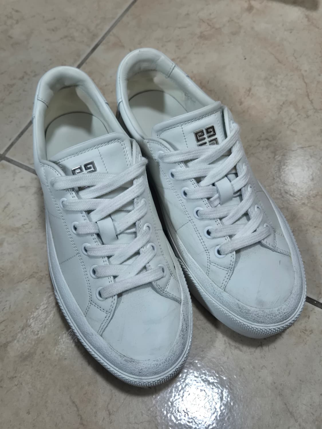 지방시 화이트 스니커즈 36.5 (235mm) 상품이미지1