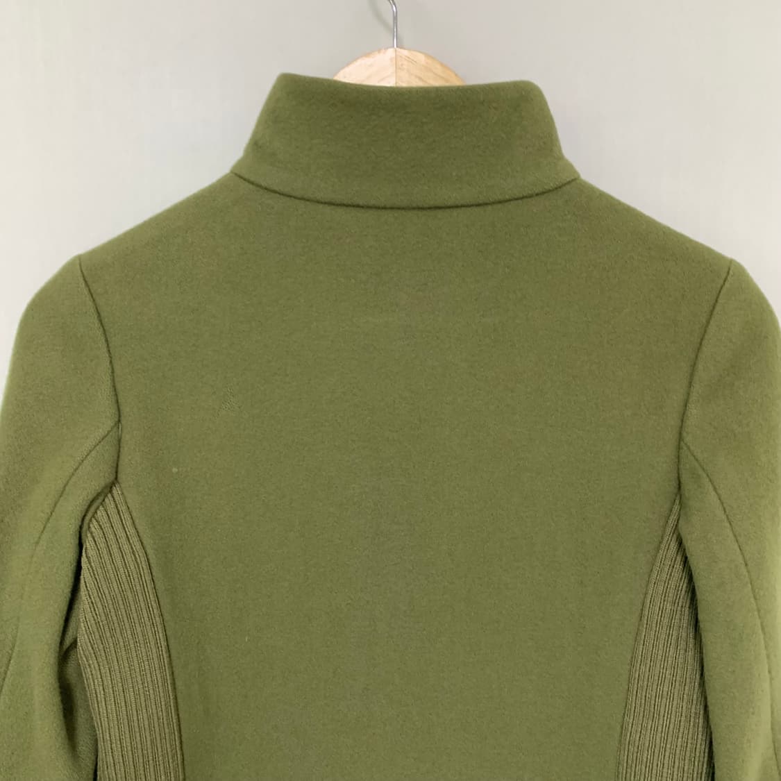 질스튜어트 지퍼 디테일 하이넥 플리스 집업 자켓 후리스 카키 S 상품이미지5