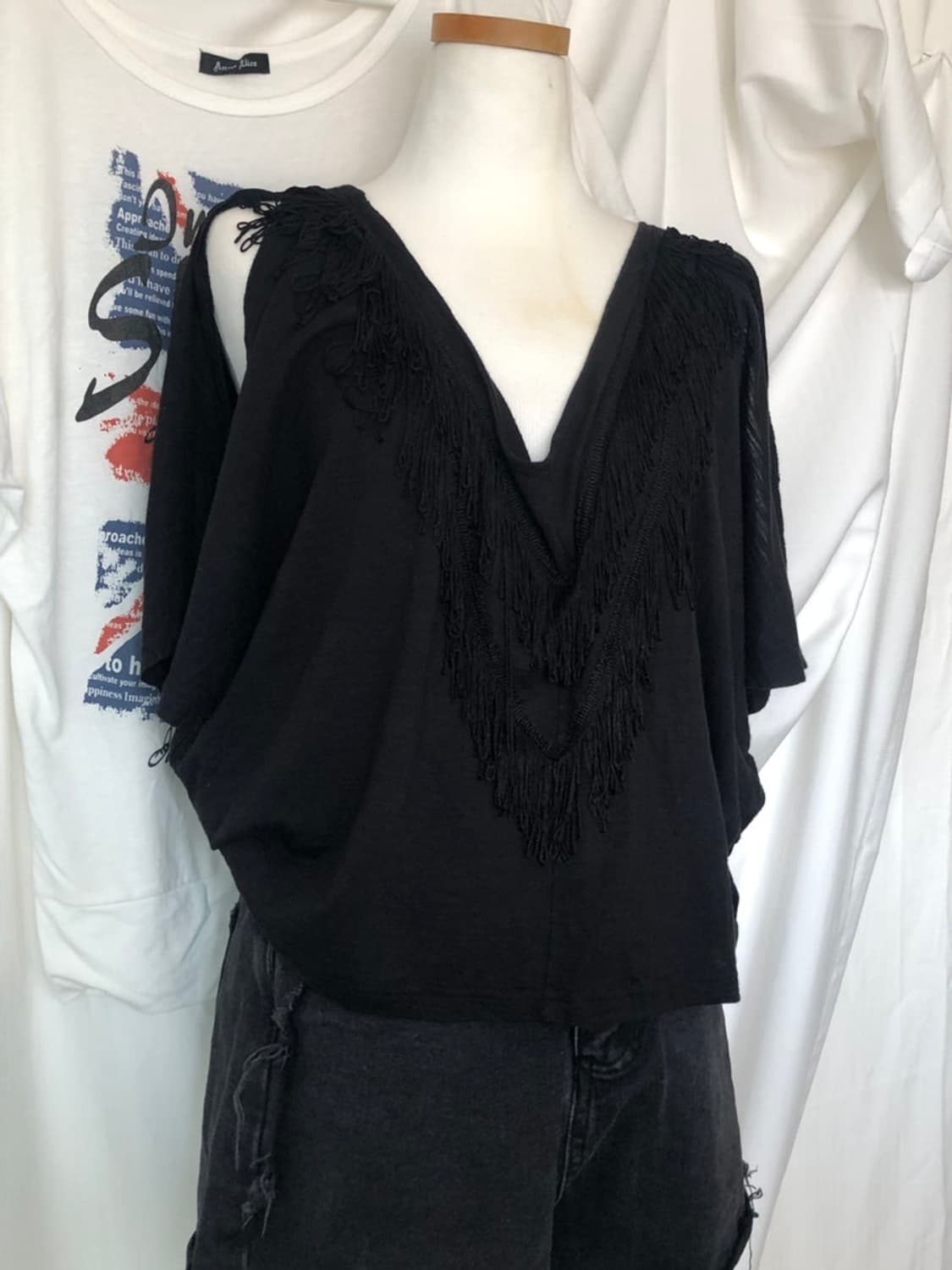 748. black tassel drape top 상품이미지1