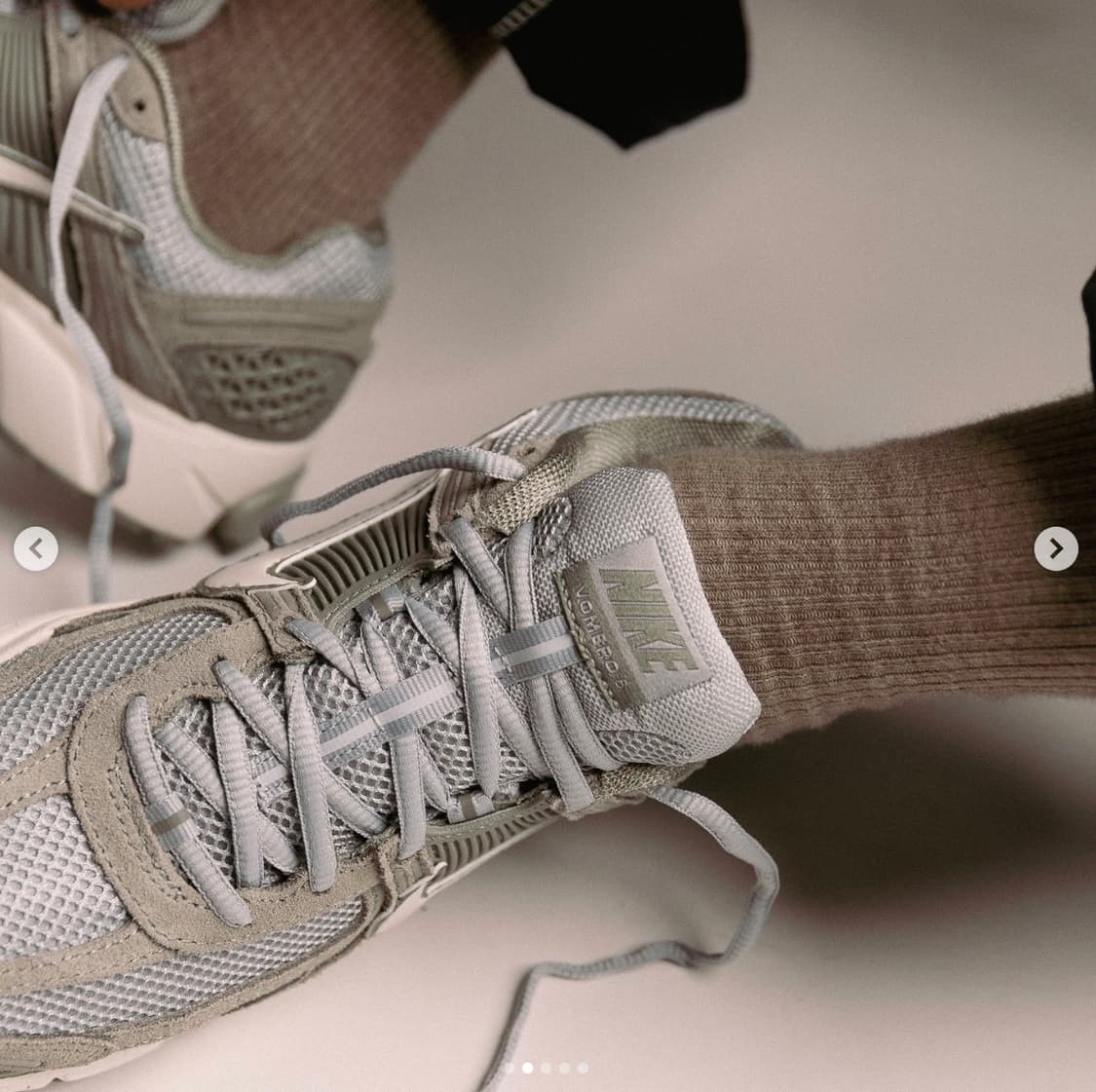 나이키 줌 보메로 5 그레이 스웨이드 상품이미지10