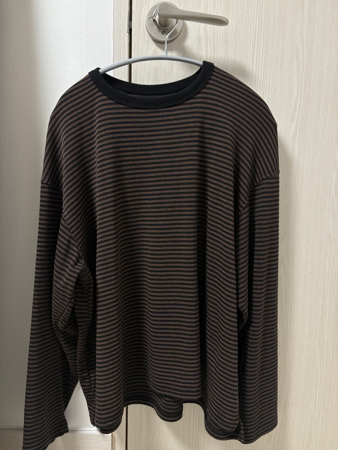 발루트 더스티 스트라이프 롱슬리브 1사이즈 상품이미지3