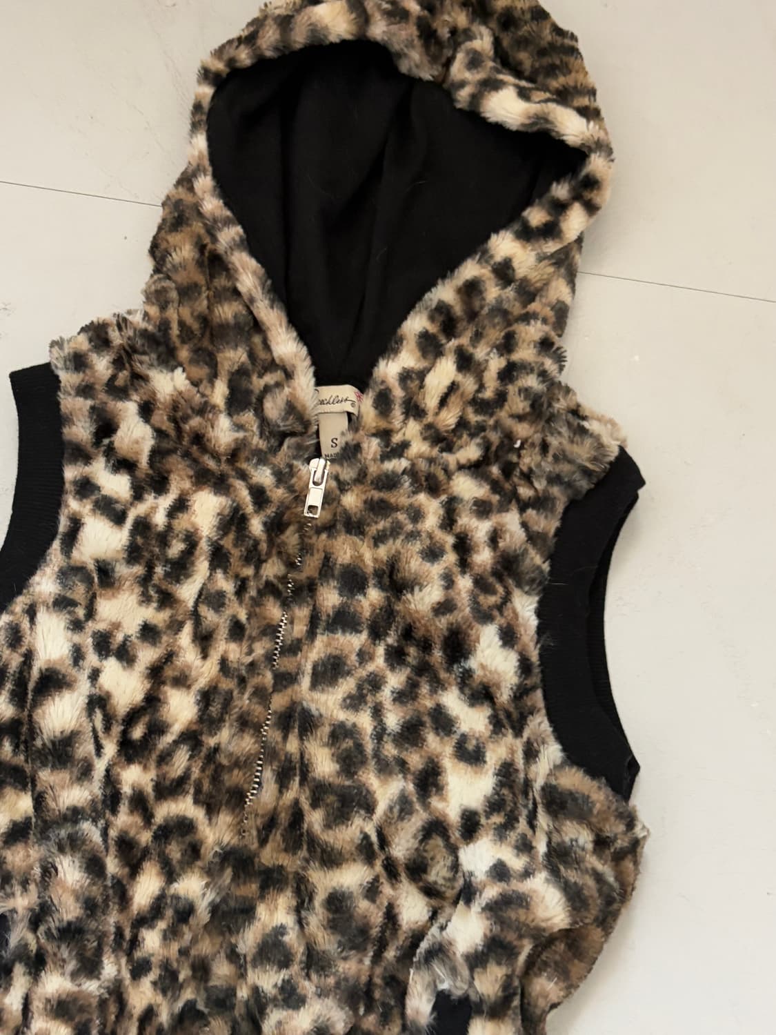 • Leopard Fake Fur Hooded Vest 상품이미지5