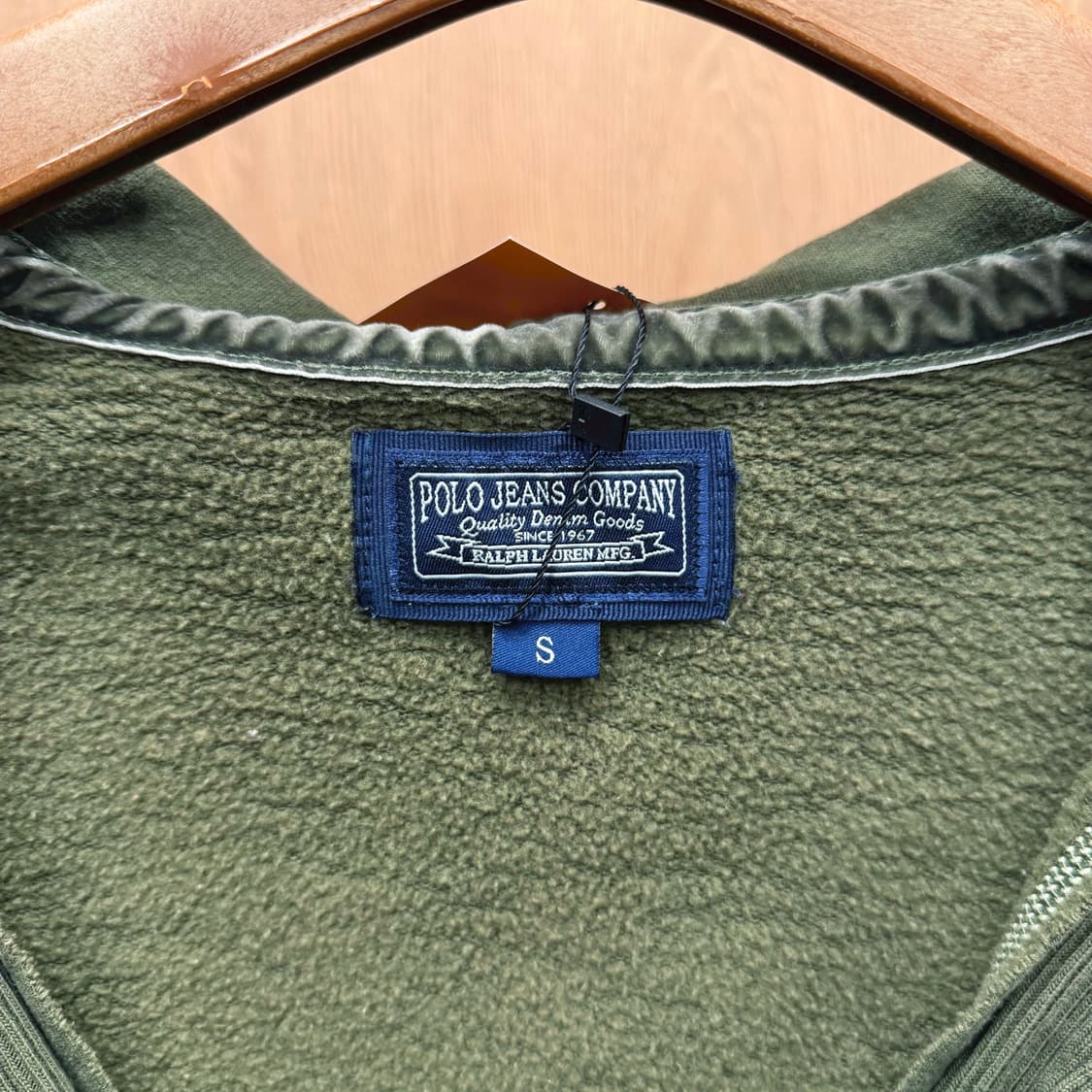 폴로 진스 컴퍼니 후드티 딥 브이 슬릿 크레스트 패치 디테일 슬림핏 카키 상품이미지7