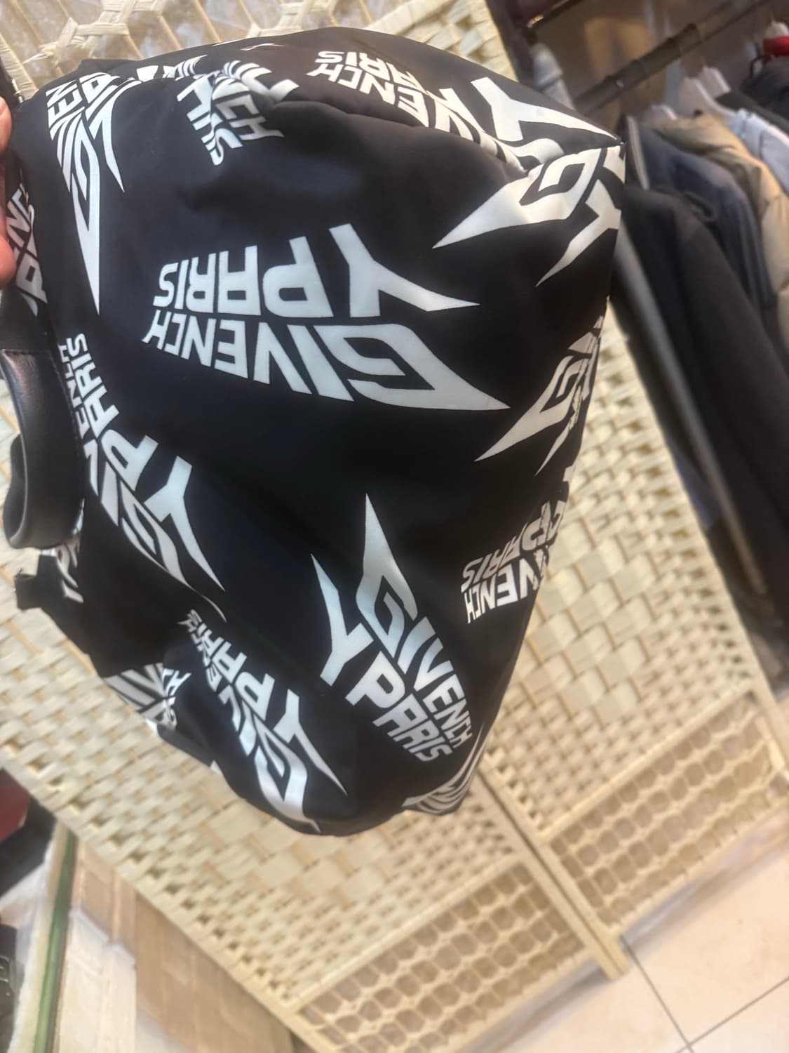 정품 지방시 나일론 판도라백 팝니다 상품이미지5