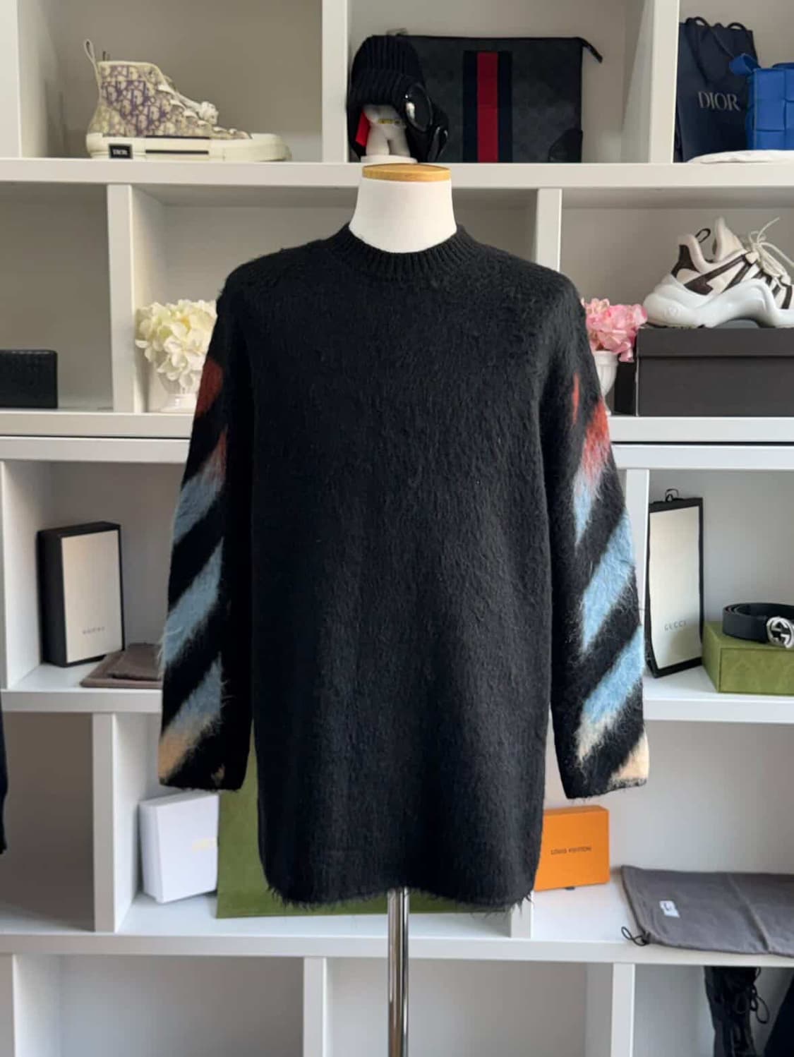 오프화이트 모헤어 니트 상품이미지1