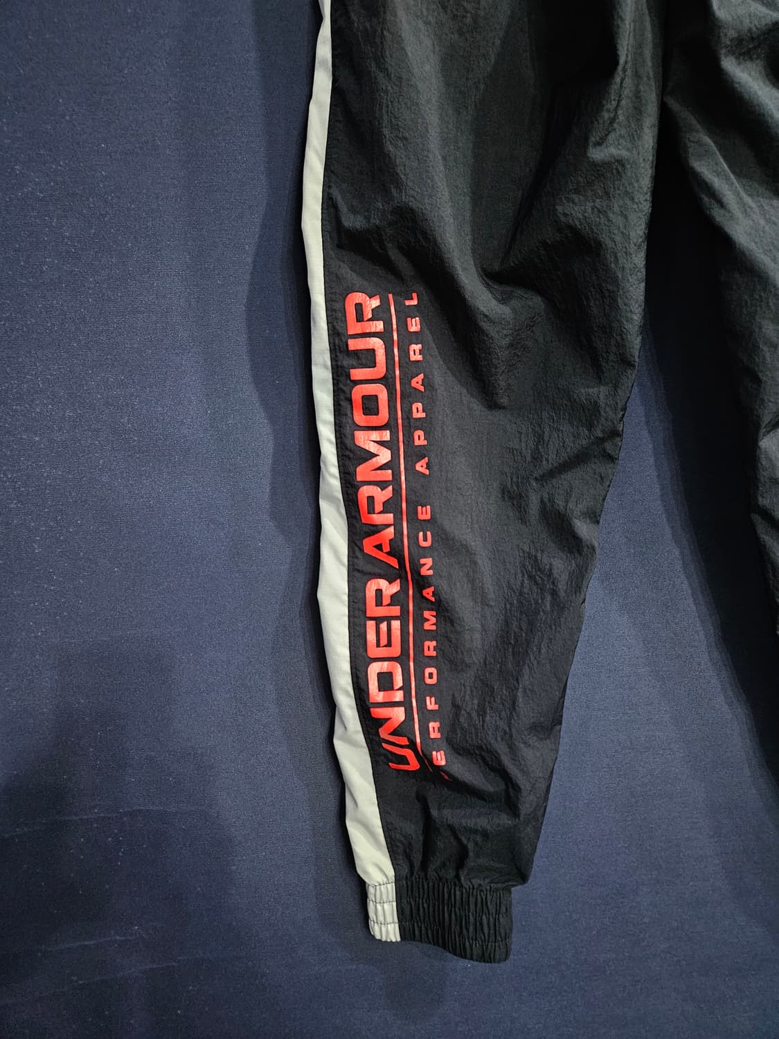 언더아머 블랙차콜 남성 허리 26~28 홑겹 바스락 조거팬츠  상품이미지8