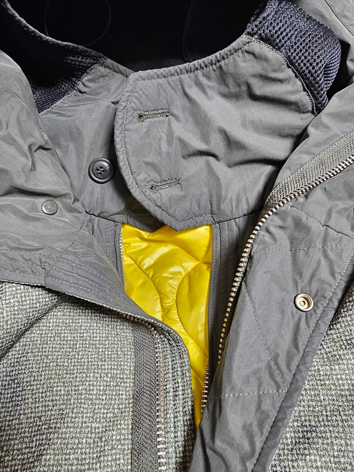 CP컴퍼니 JPT 라인의 트위드 코트. 정품 상품이미지5