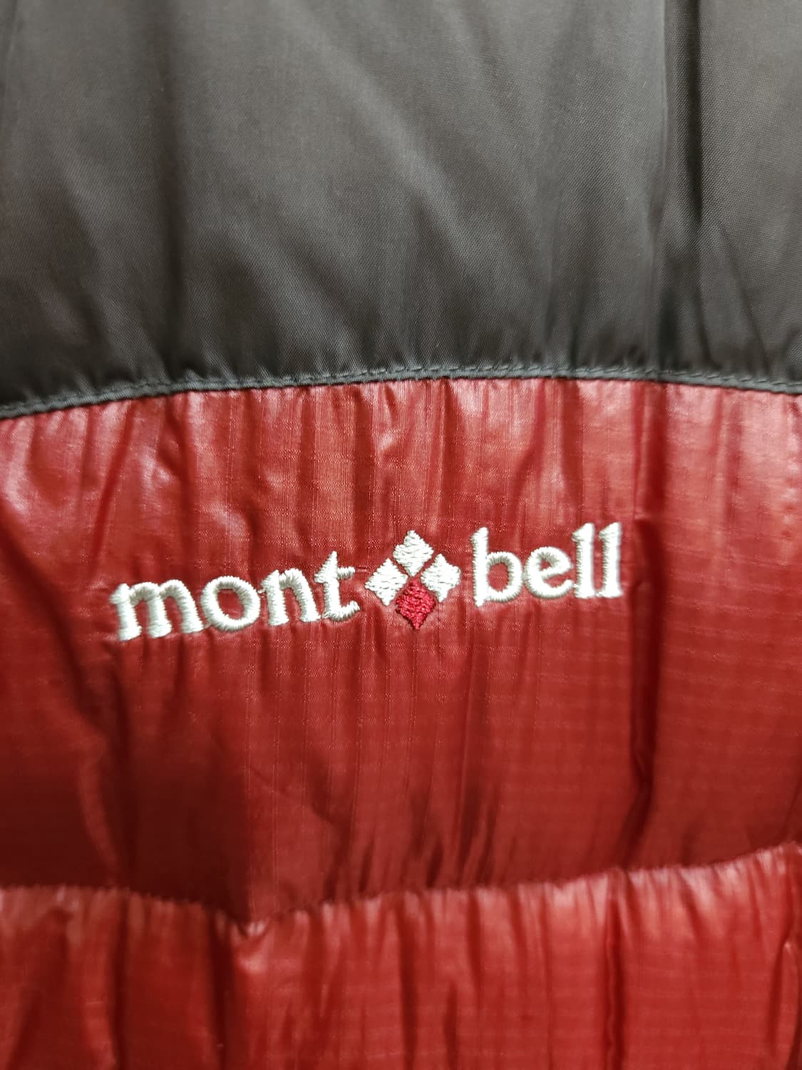 몽벨 800필 구스 경량 패딩 점퍼

 상품이미지2