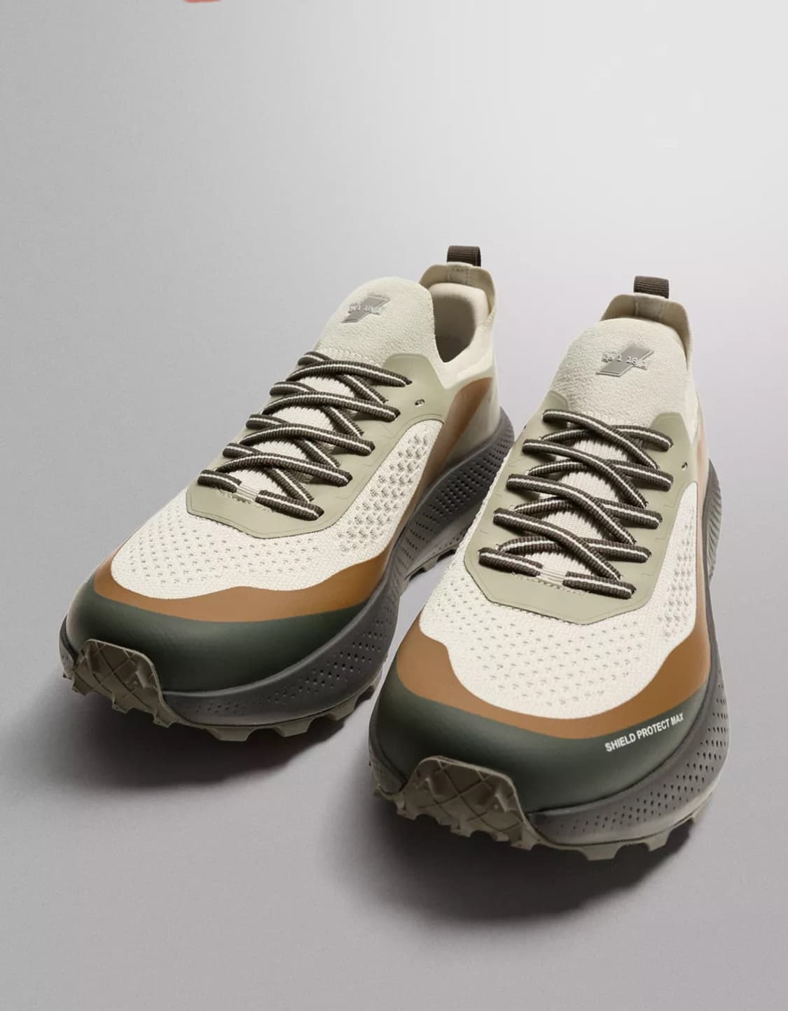 자라 트레일 러닝화 상품이미지1