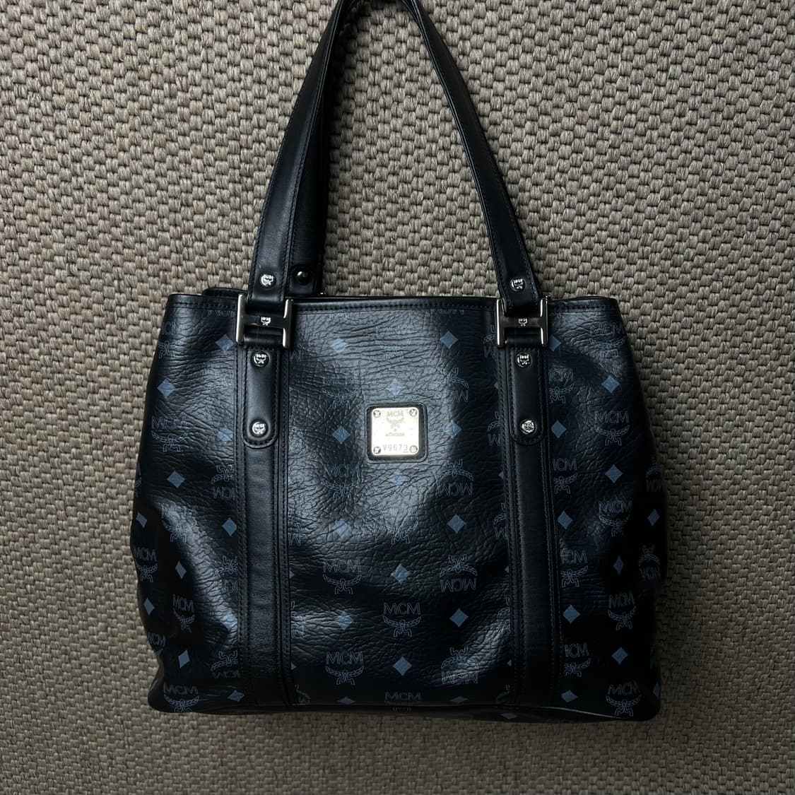 MCM 비세토스 블랙 쇼퍼백 상품이미지1