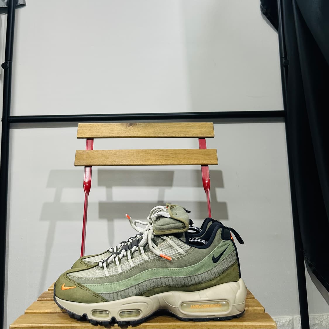 285) 나이키 운동화 남성 남자 신발 에어맥스 95 SE 미디움 올리브 상품이미지3