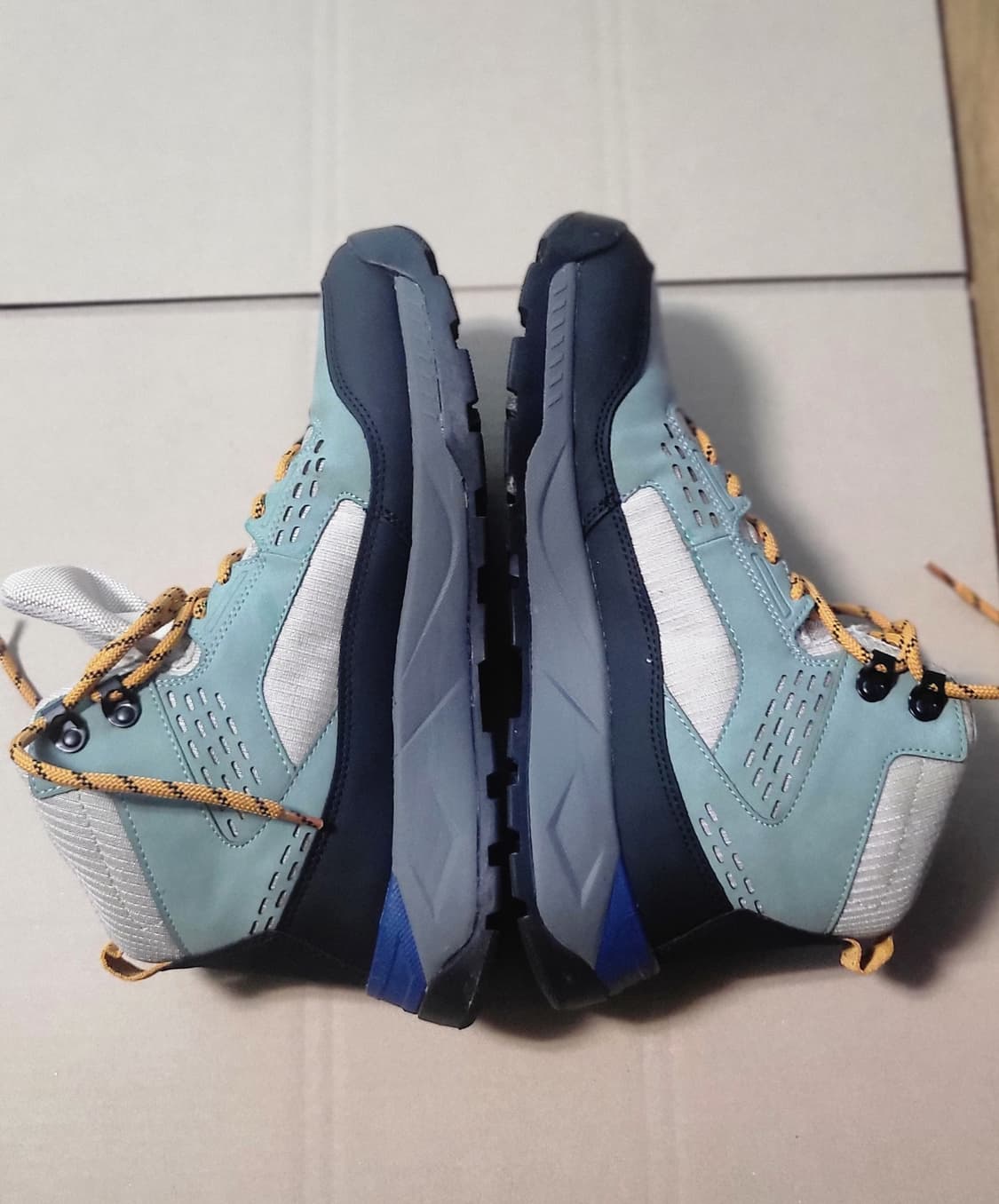 자라( ZARA )트레킹화 ( 사이즈 265mm ) 상품이미지5