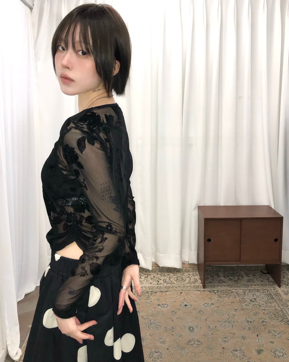 플라워 셔링 시스루 슬리브 상품이미지1