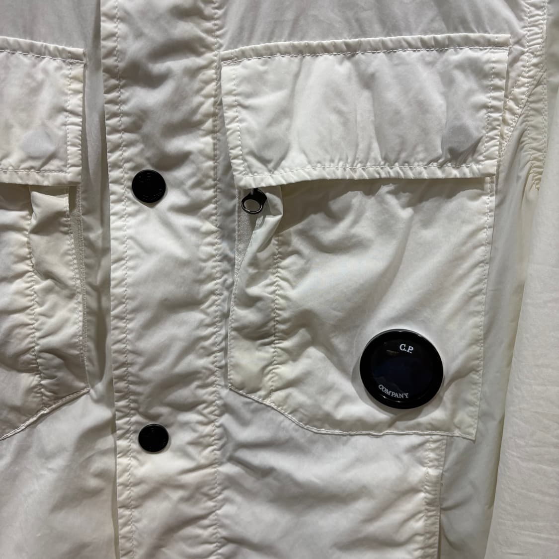 씨피컴퍼니 화이트 렌즈 오버 셔츠 자켓 상품이미지6