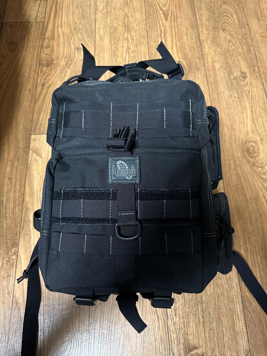 맥포스 타이푼 백팩 1회 착용 상품이미지1