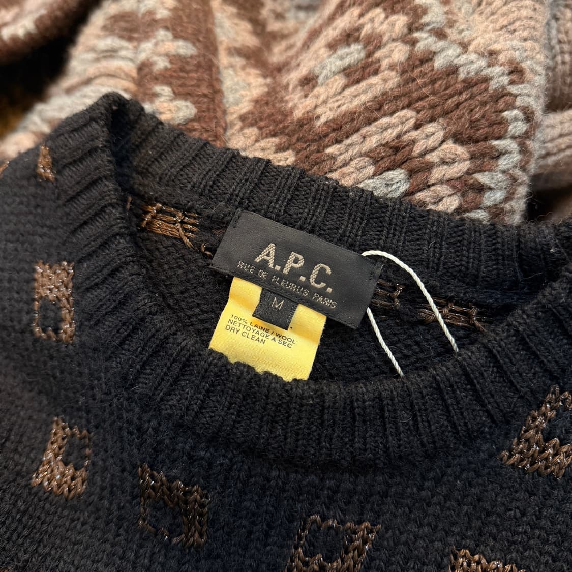 아페쎄 글리터 스퀘어 패턴 이탈리아 울 니트 스웨터 크롭 핏 상품이미지3