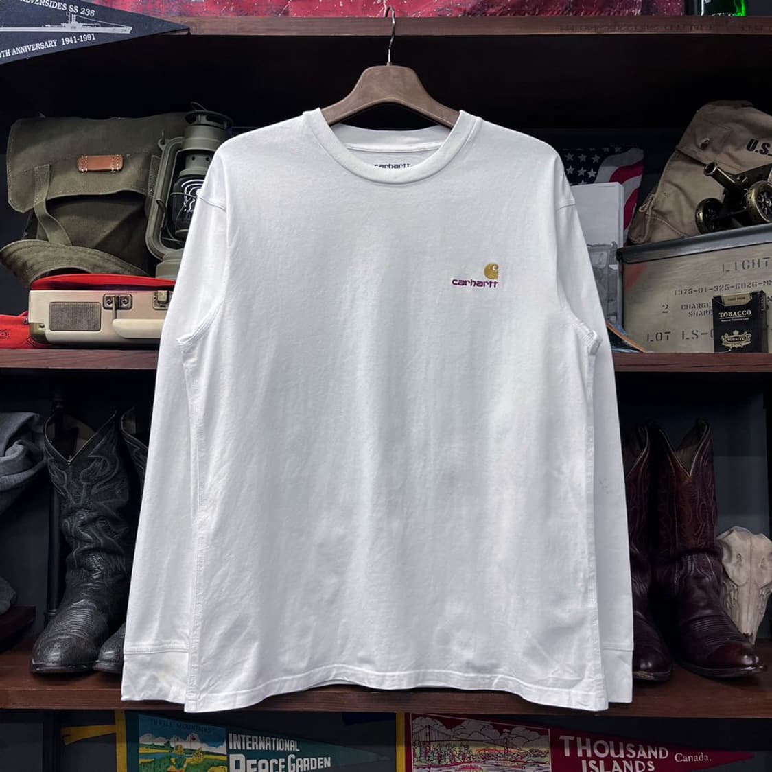 칼하트 WIP 스몰 로고 롱슬리브 워크 웨어 상품이미지1