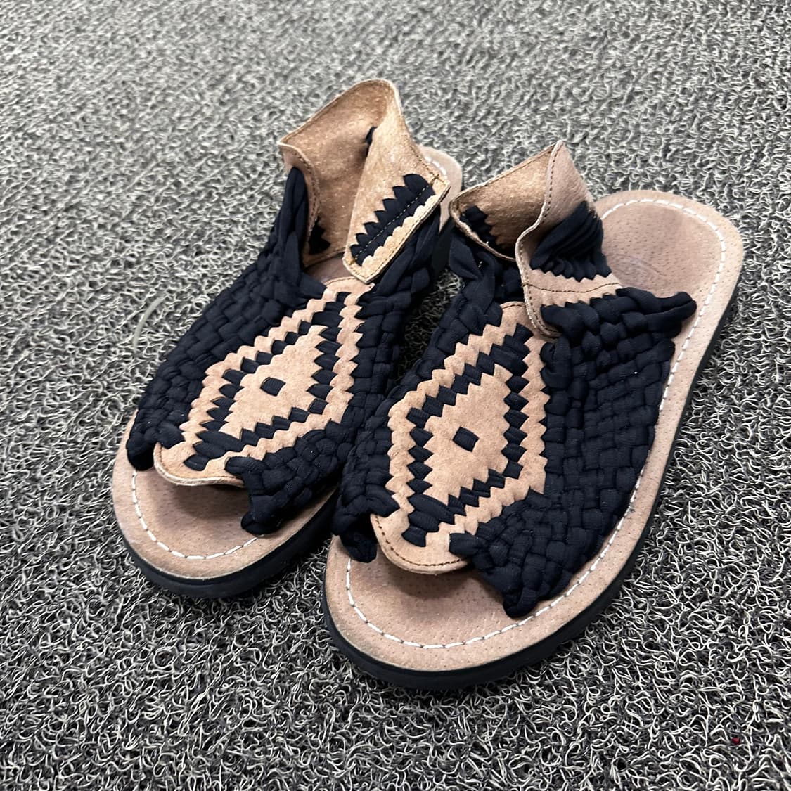 츄바스코 아즈텍 샌들 블랙 커피 255 상품이미지2