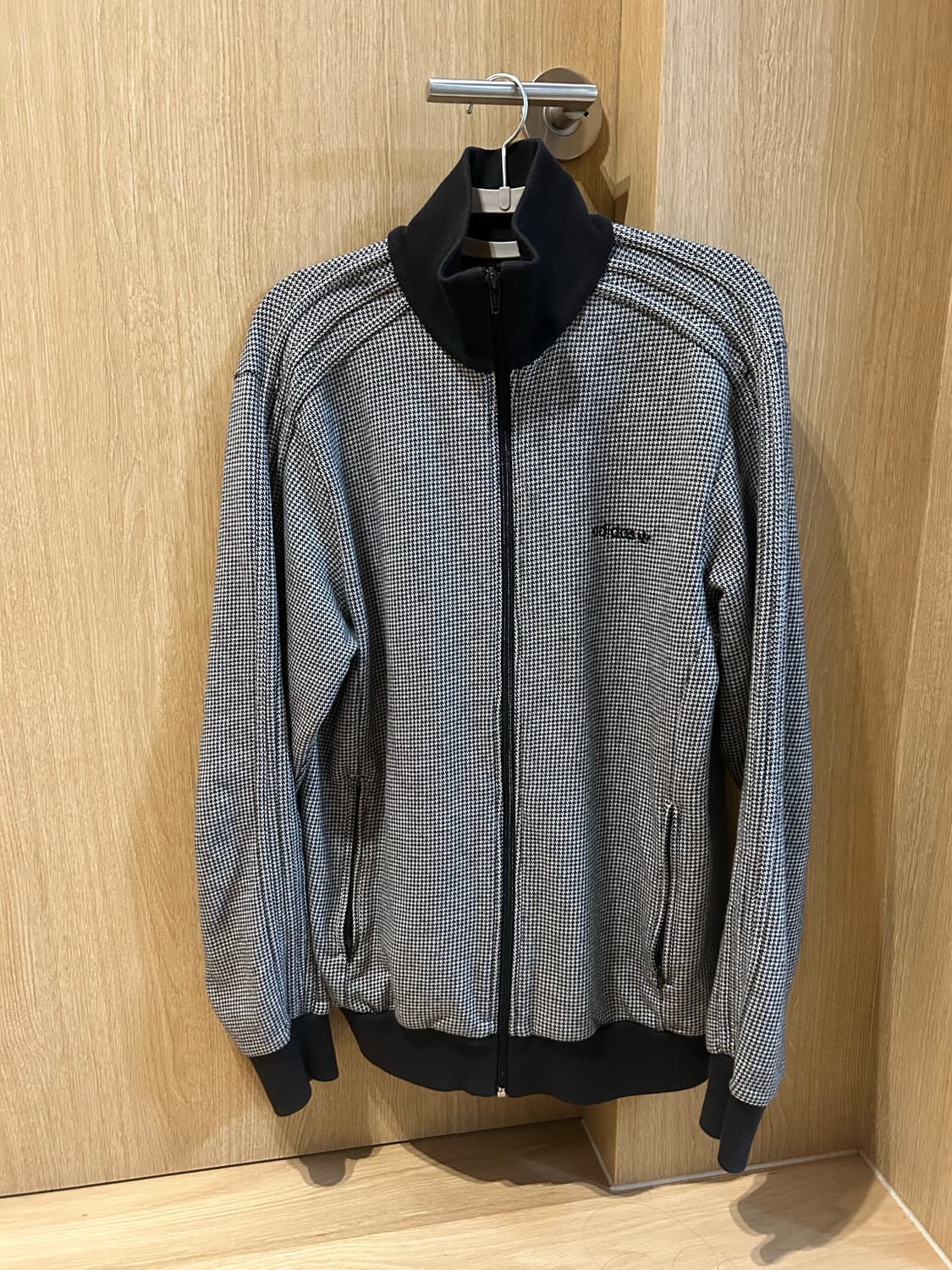 00s 아디디스 하운즈투스 트랙탑 상품이미지1