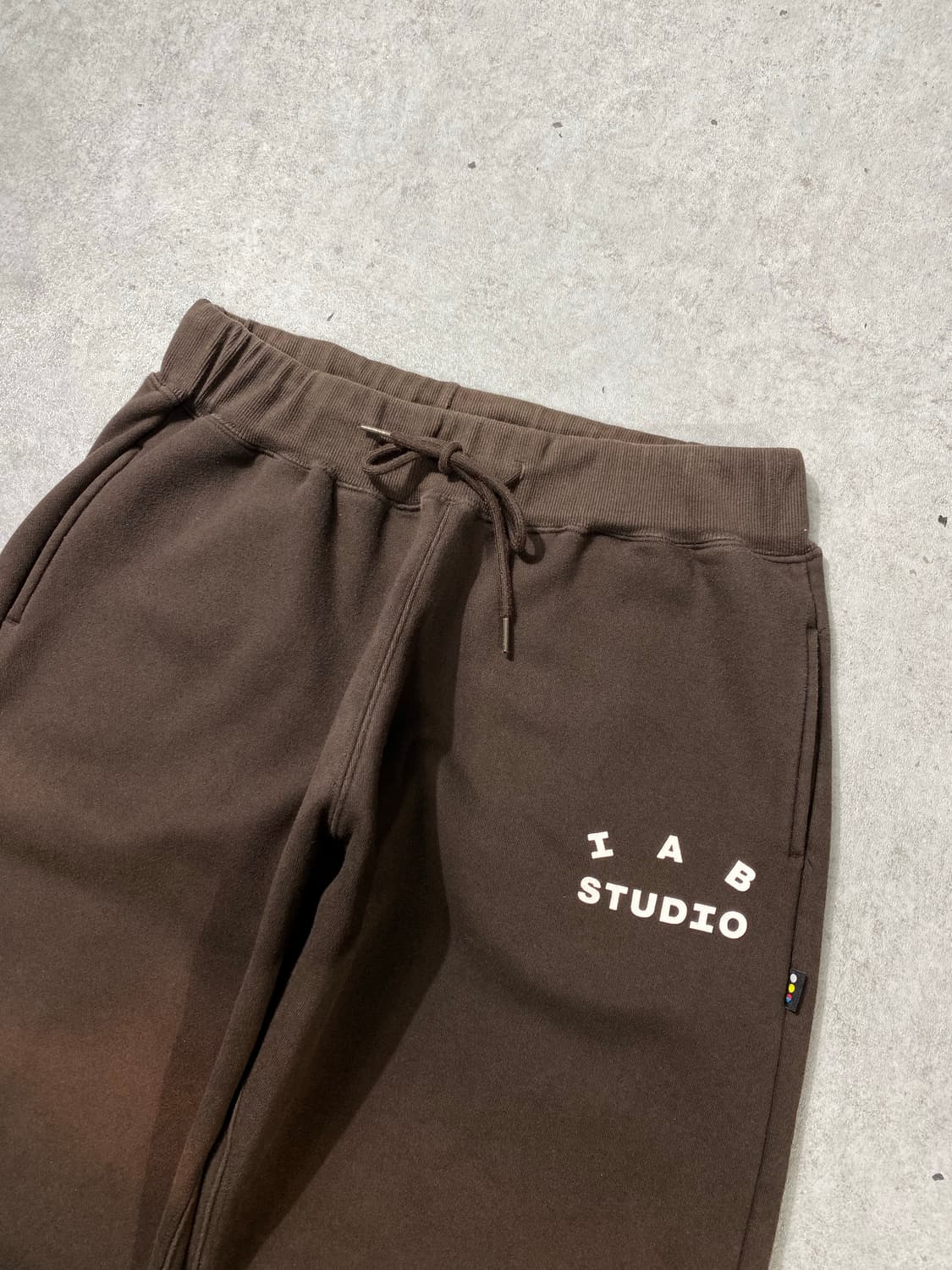 [L] I.A.B STUDIO 아이앱 스튜디오 브라운 스웻 조거팬츠 상품이미지3