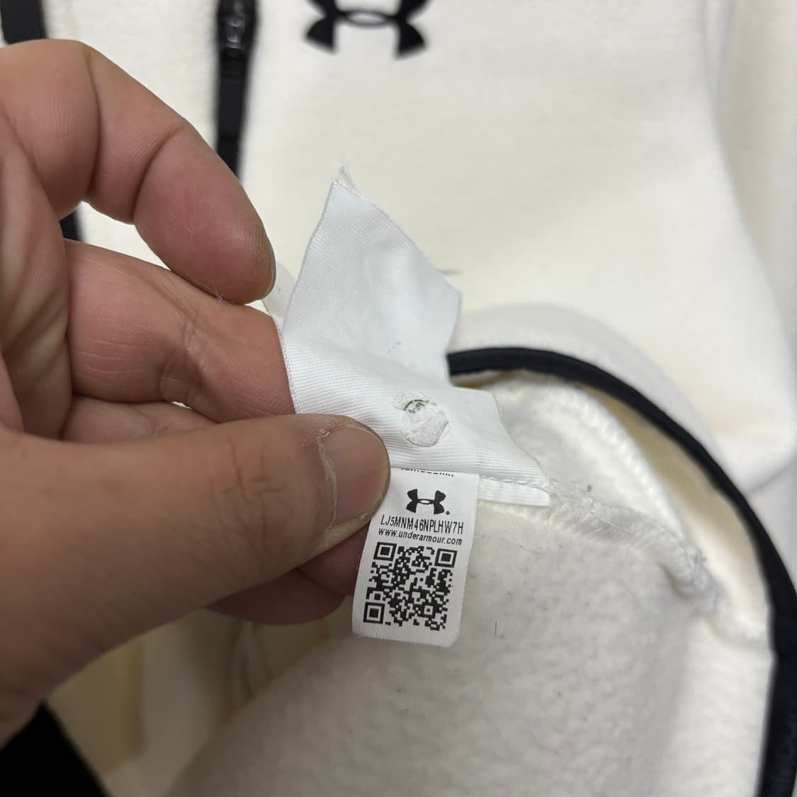 언더아머 화이트 후리스 후드집업 상품이미지4