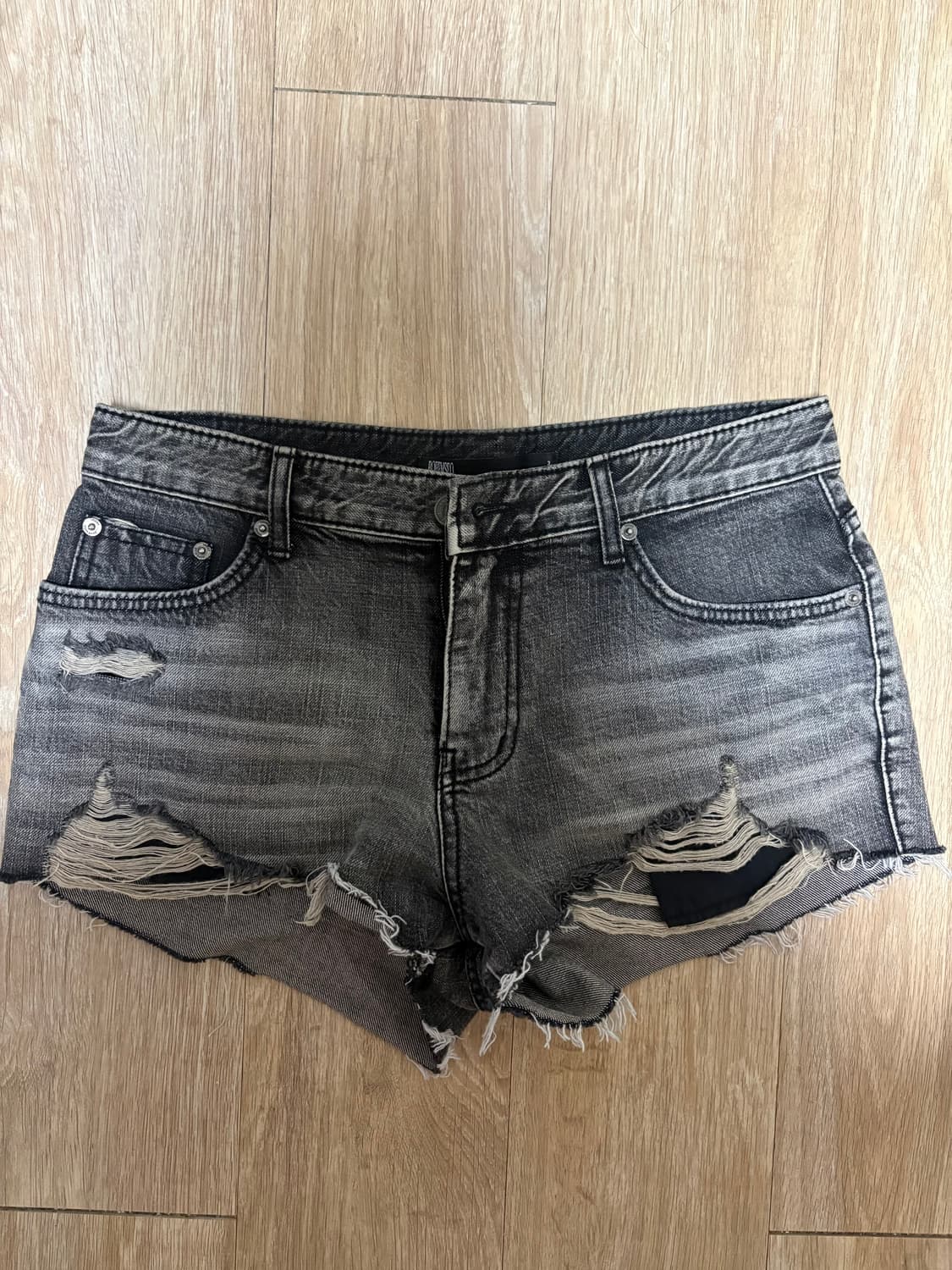 DESTROYED GRAY DENIM SHORTS 상품이미지2
